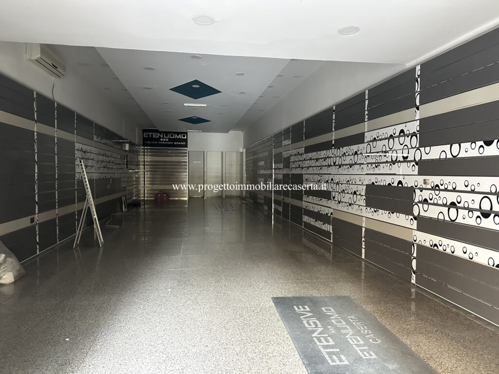 LOCALE COMMERCIALE rif. F376 image 4
